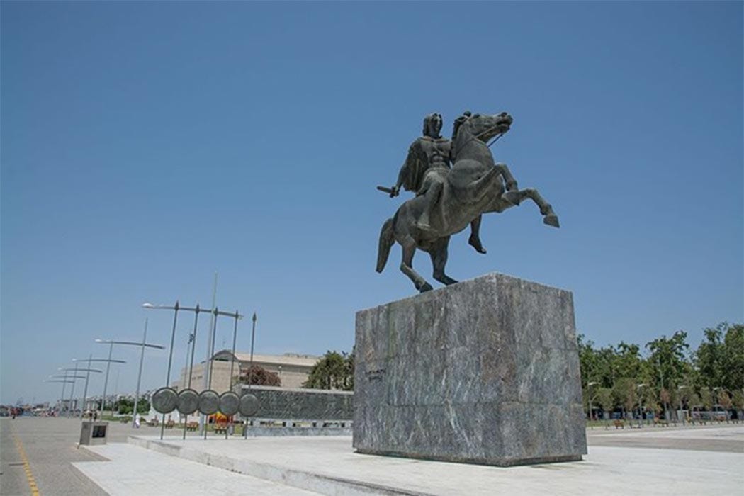 Statue of Alexander the Great welding his sword in Thessaloniki, Macedonia, Greece. (Nikolai Karaneschev/CC BY-SA 3.0) Statue of Alexander the Great welding his sword in Thessaloniki, Macedonia, Greece. (Nikolai Karaneschev/CC BY-SA 3.0)