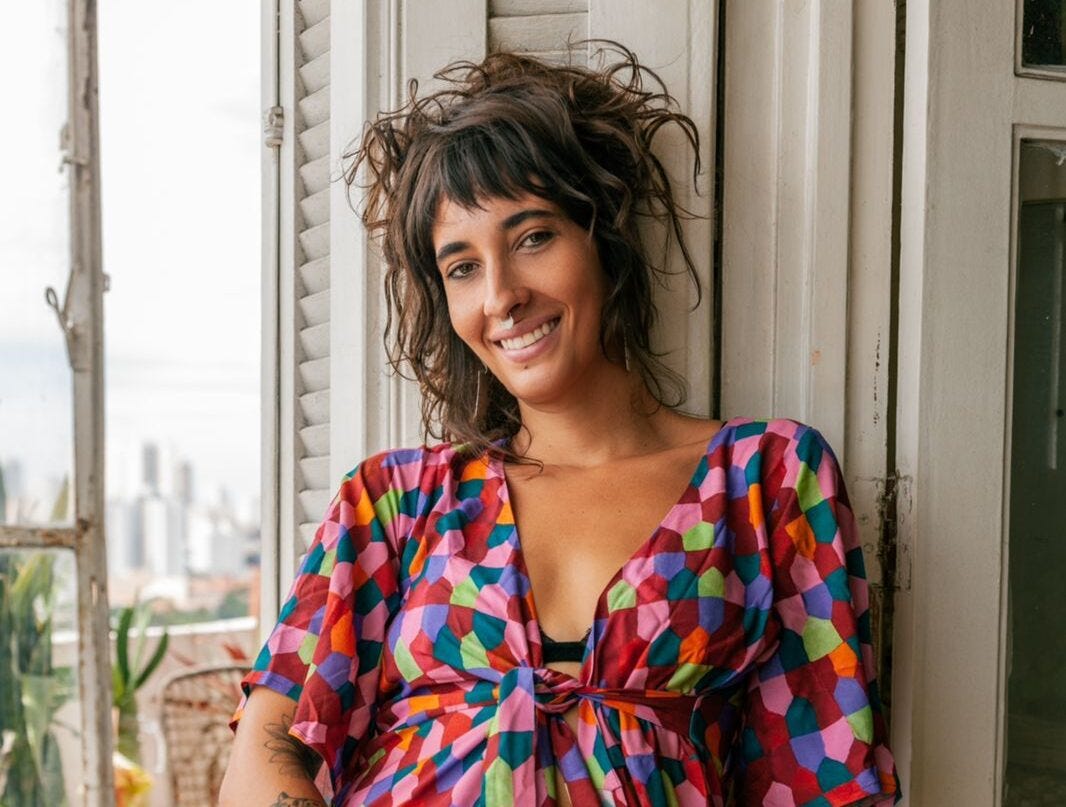 A Psicotrópica se inspira na arte produzida por pacientes com transtornos  mentais para criar roupas com estampas exclusivas