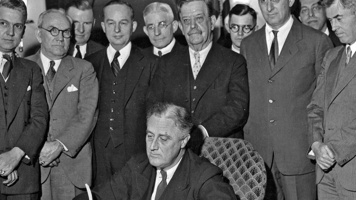The Great Paralysis_ Why Democrats Still Can’t Fight Trump