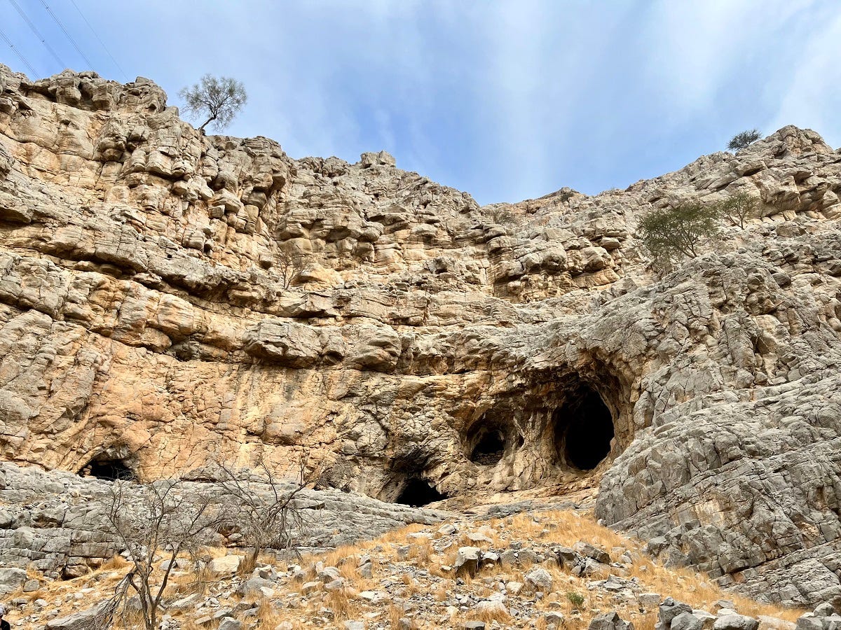Discover Dubai’s secret caves and wadis – dubaiparasailing.com