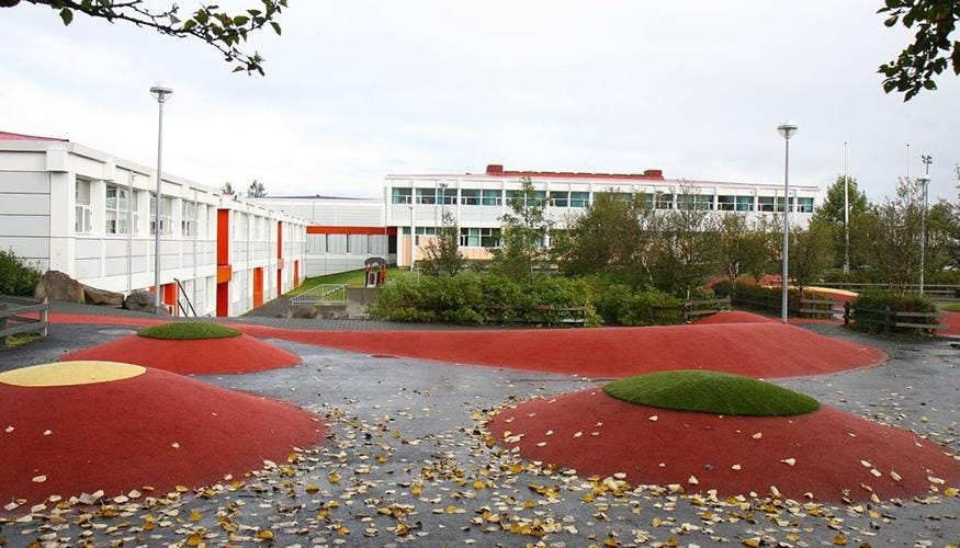 Skólalóð Fellaskóla