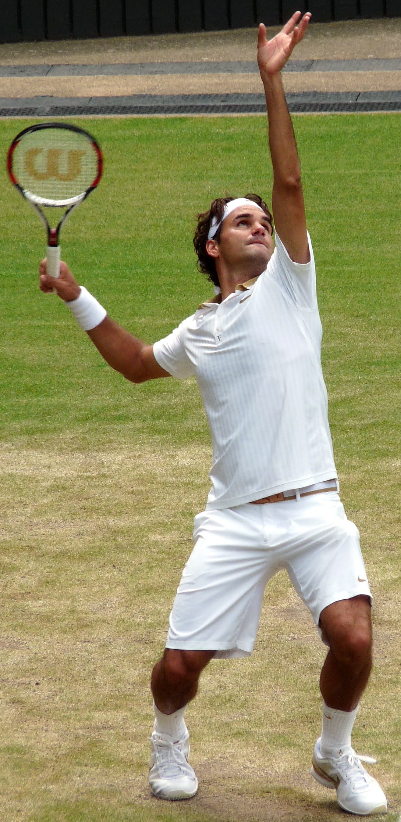 File:Roger Federer (26 June 2009, Wimbledon) 2 new.jpg - Wikimedia Commons