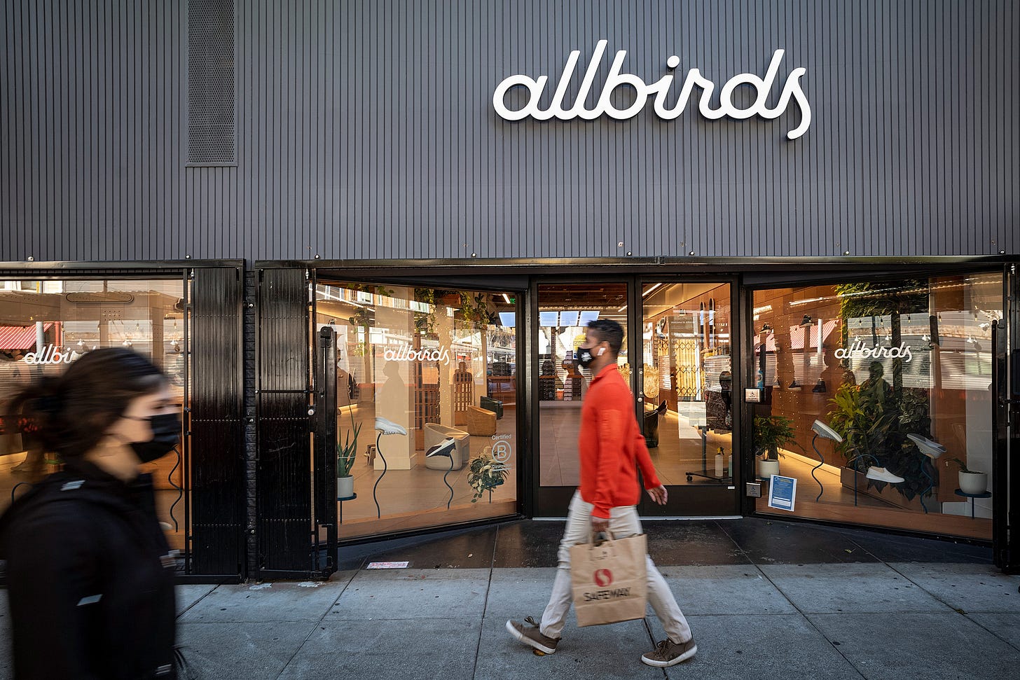 Online brands open more stores in suburbs to be closer to customers