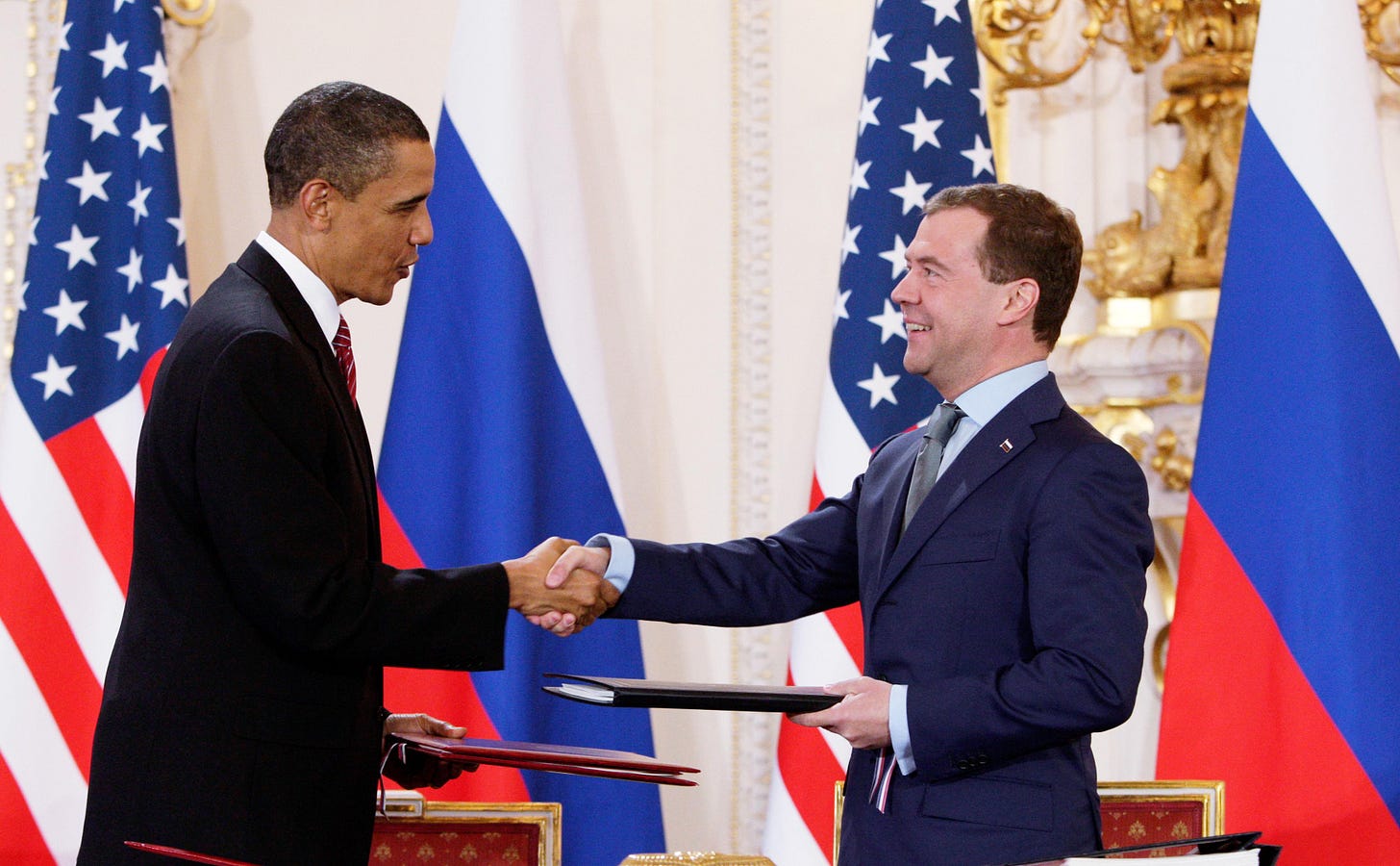 Obama and Medvedev sign Prague Treaty 2010