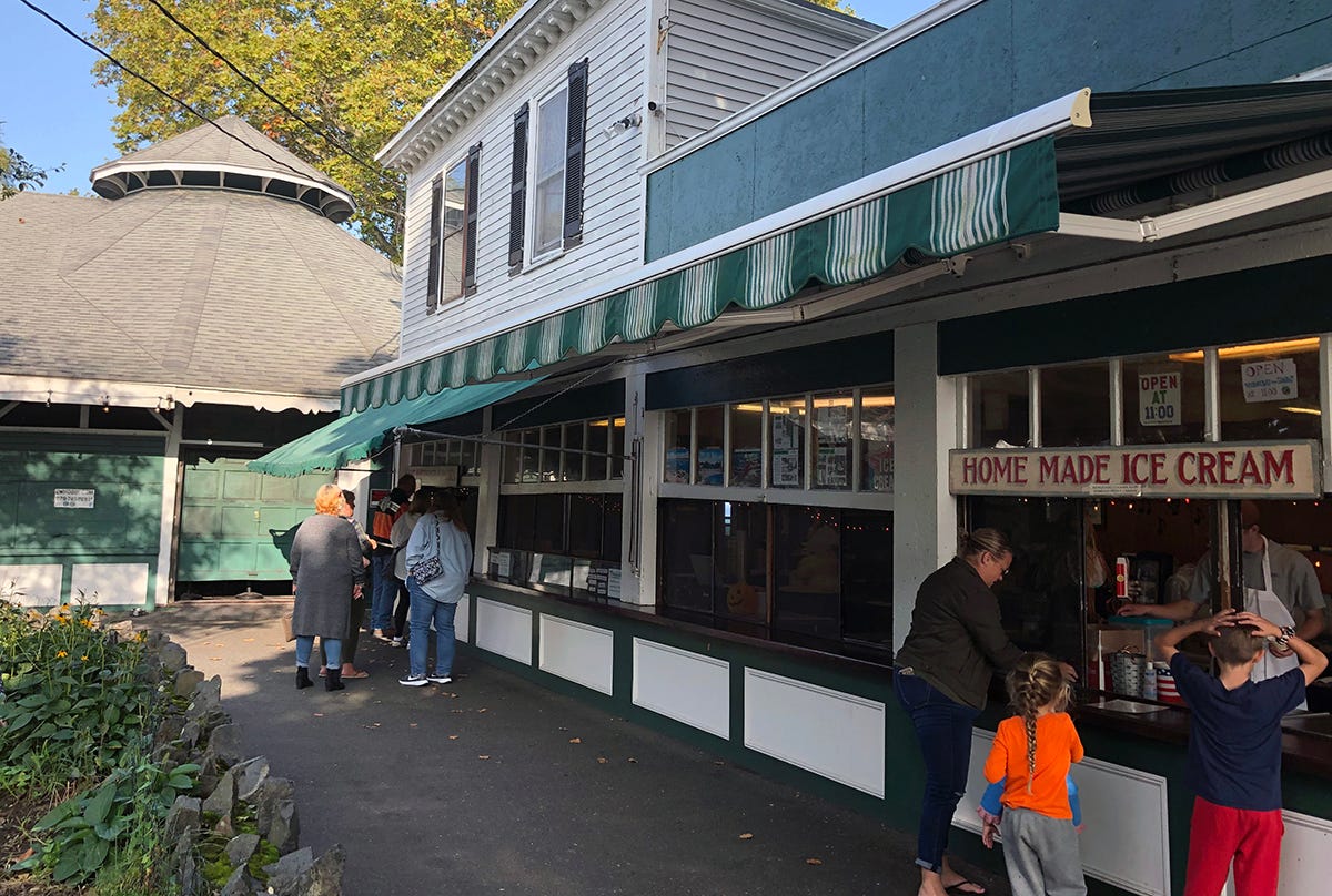 Hobb's at Salem Willows Hobb's at Salem Willows