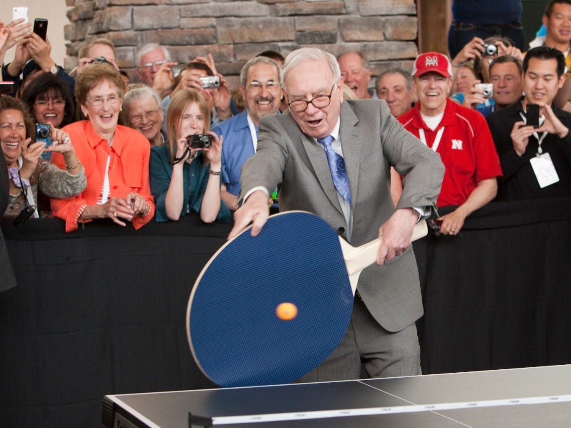 Amazon CEO Jeff Bezos 'Tap Dances' Into Work Like Warren Buffett Amazon CEO Jeff Bezos 'Tap Dances' Into Work Like Warren Buffett