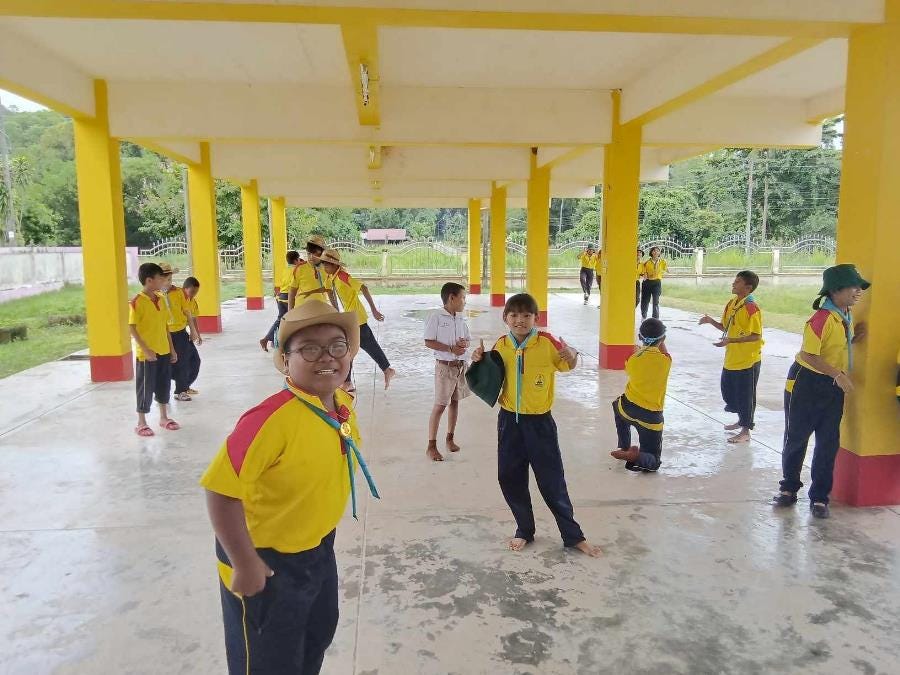 Volunteer English teaching in Ko Jum