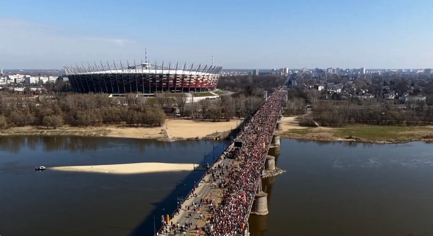 Runners lining up for the start of the Warsaw Half Marathon. Photo credit: Race organizers.