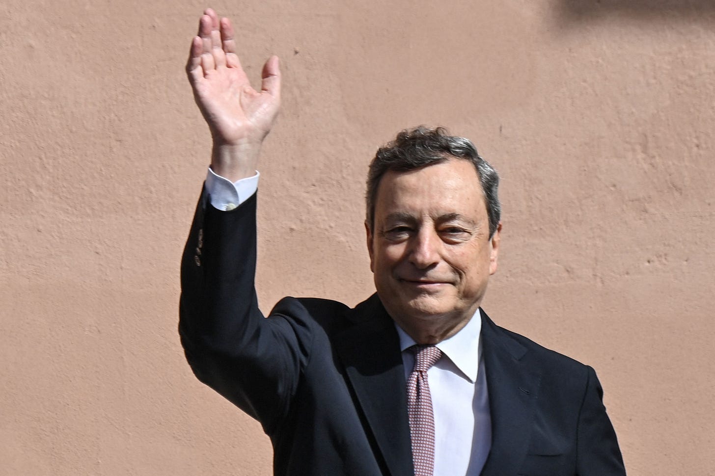 Mario Draghi, economista e ex-presidente do Banco Central Europeu, é o quarto primeiro-ministro tecnocrata da Itália desde 1993. (Foto de Alberto Pizzoli/AFP via Getty Images) Mario Draghi, economista e ex-presidente do Banco Central Europeu, é o quarto primeiro-ministro tecnocrata da Itália desde 1993. (Foto de Alberto Pizzoli/AFP via Getty Images)