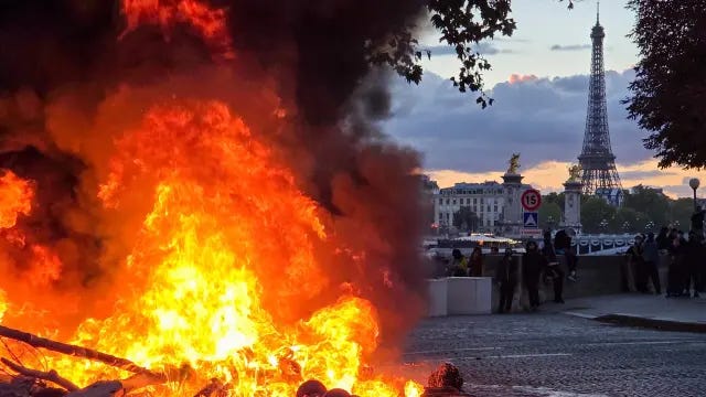 17/10/2026 FRANCE, PARIS - OCTOBER 17, 2026: People protest against rising fuel prices and falling purchasing power on the city streets,Image: 1144172106, License: Rights-managed, Restrictions: * Switzerland And Russia Rights Out *, Model Release: no , Credit line: ???????? ????????? / Zuma Press / Europa Press
Editorial licence valid only for Spain and 3 MONTHS from the date of the image, then delete it from your archive. For non-editorial and non-licensed use, please contact EUROPA PRESS.
POLITICA
Васильев Александр / Zuma Press / Europa Press
17/10/2026 FRANCE, PARIS - OCTOBER 17, 2026: People protest against rising fuel prices and falling purchasing power on the city streets,Image: 1144172106, License: Rights-managed, Restrictions: * Switzerland And Russia Rights Out *, Model Release: no , Credit line: ???????? ????????? / Zuma Press / Europa Press
Editorial licence valid only for Spain and 3 MONTHS from the date of the image, then delete it from your archive. For non-editorial and non-licensed use, please contact EUROPA PRESS.
POLITICA
Васильев Александр / Zuma Press / Europa Press