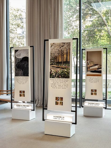 Unique gallery displays