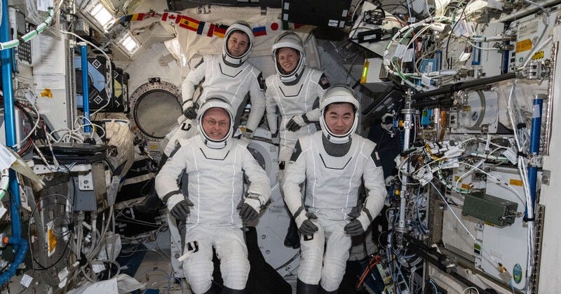 NASA Begins Astronaut Space Station Medical Evacuation: What to Know - The  New York Times