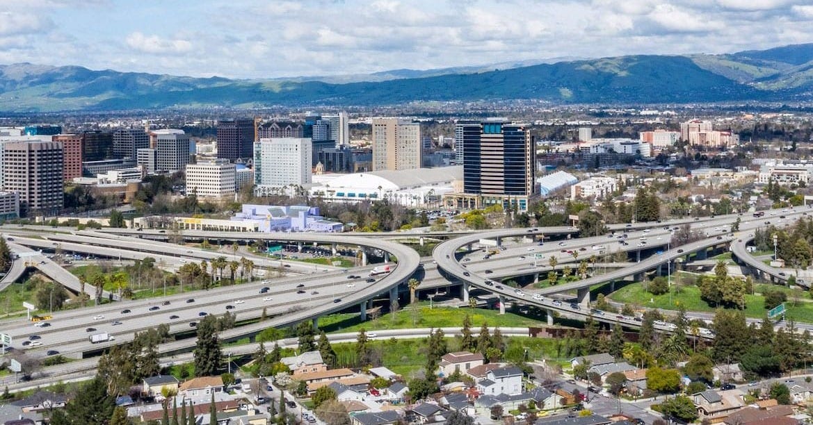 Wealth gap getting worse in Silicon Valley, report says - San José Spotlight Wealth gap getting worse in Silicon Valley, report says - San José Spotlight
