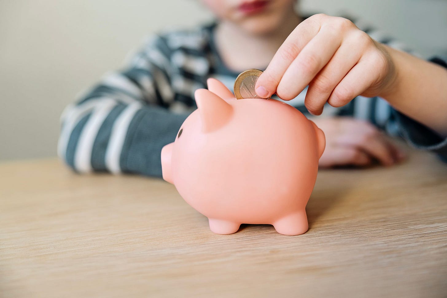 從月光族到百萬存款怎麼理財存錢？理財達人分享比省吃儉用更有效地賺錢關鍵