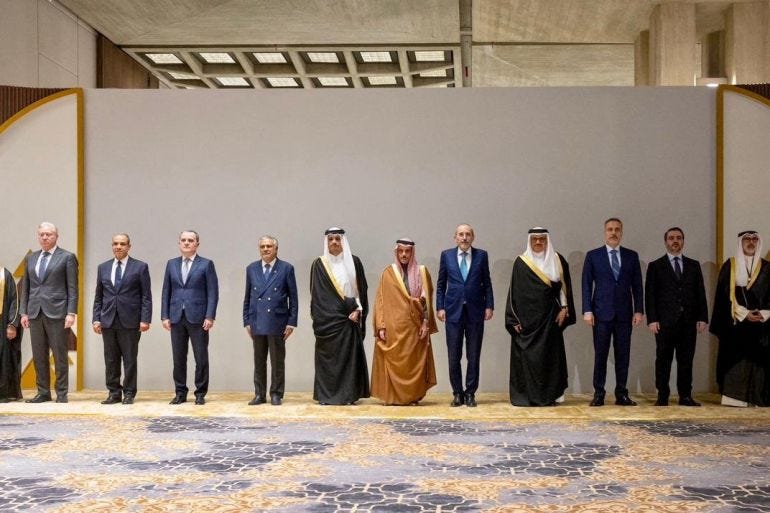 Group photo of Arab and Islamic countries' ministers