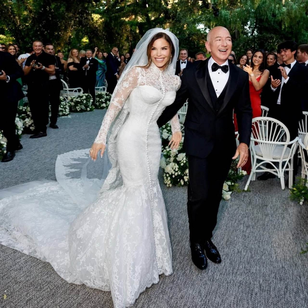 At the Bezos-Sánchez Wedding, 'Unapologetic Glamour' Ruled - WSJ