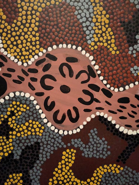 Vues de l'exposition "Songline" au musée du quai Branly, Paris, 2023.