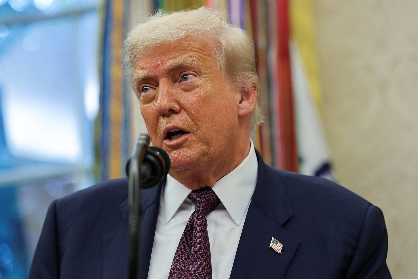 Trump orders new census excluding undocumented immigrants amid redistricting battles - ABC News Trump orders new census excluding undocumented immigrants amid redistricting battles - ABC News