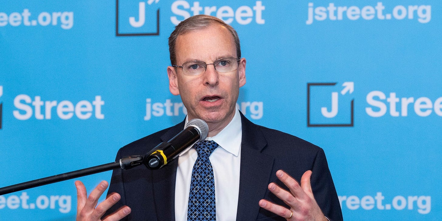 Former Staffers Condemn J Street for Opposing Gaza Ceasefire