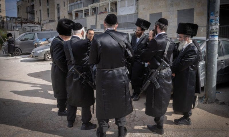 תיעוד: חברי כיתת הכוננות של גור מאבטחים את החתונה - כל רגע תיעוד: חברי כיתת הכוננות של גור מאבטחים את החתונה - כל רגע