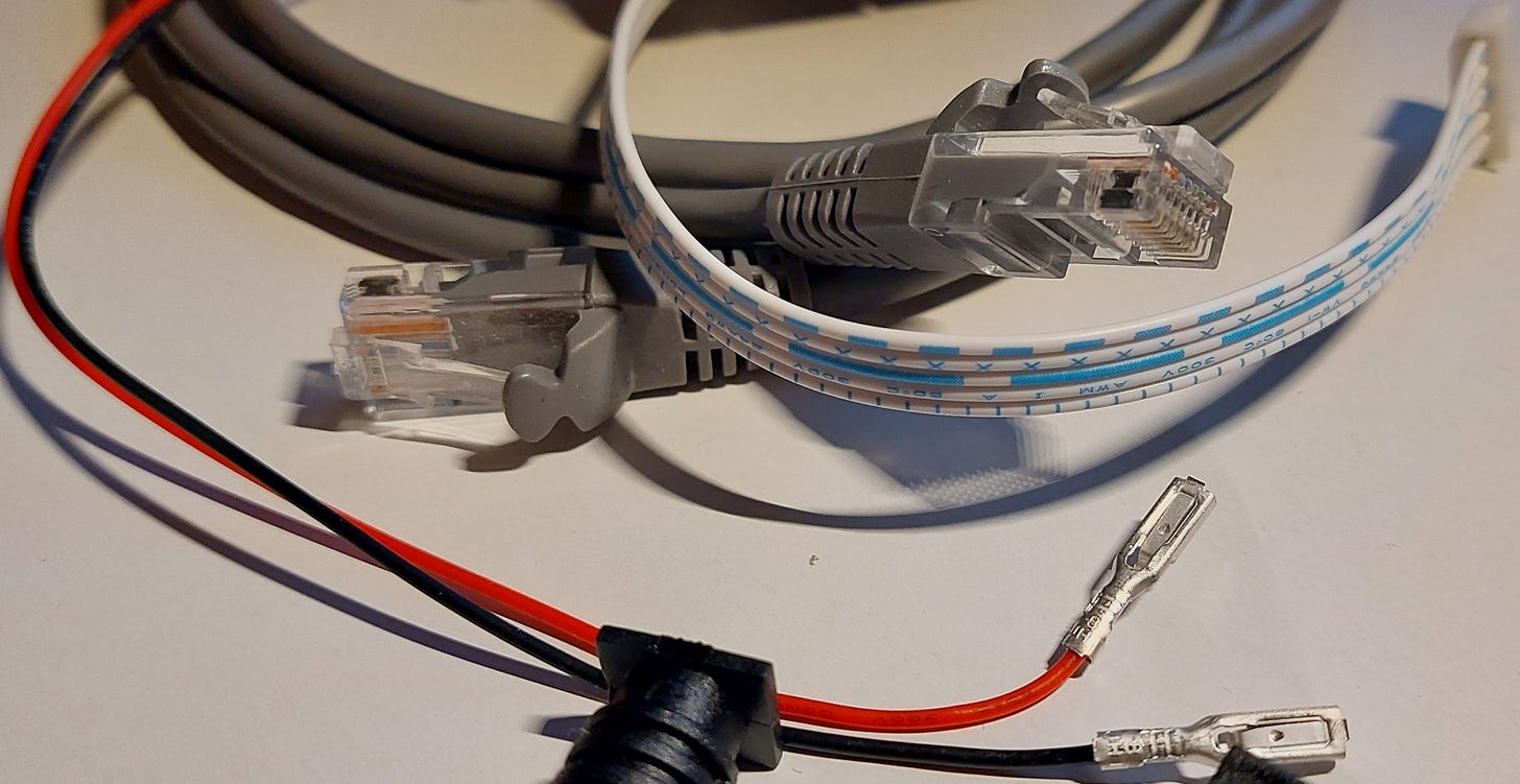 Cables, muchos cables, y el patron de dibujo de los cables de la palanca…
