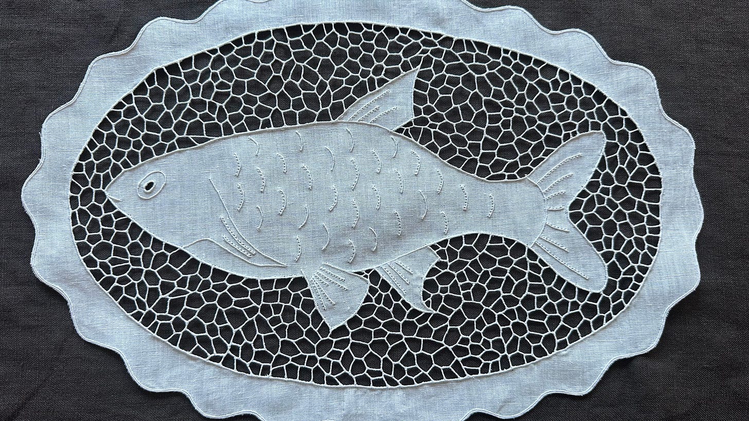 Lace in Fashion and Home Decor