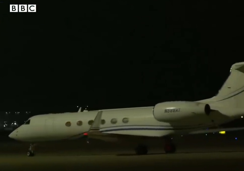 Video screenshot of a Gulfstream jet on the tarmac in middle of night in San Antonio, December 9, 2022 Video screenshot of a Gulfstream jet on the tarmac in middle of night in San Antonio, December 9, 2022