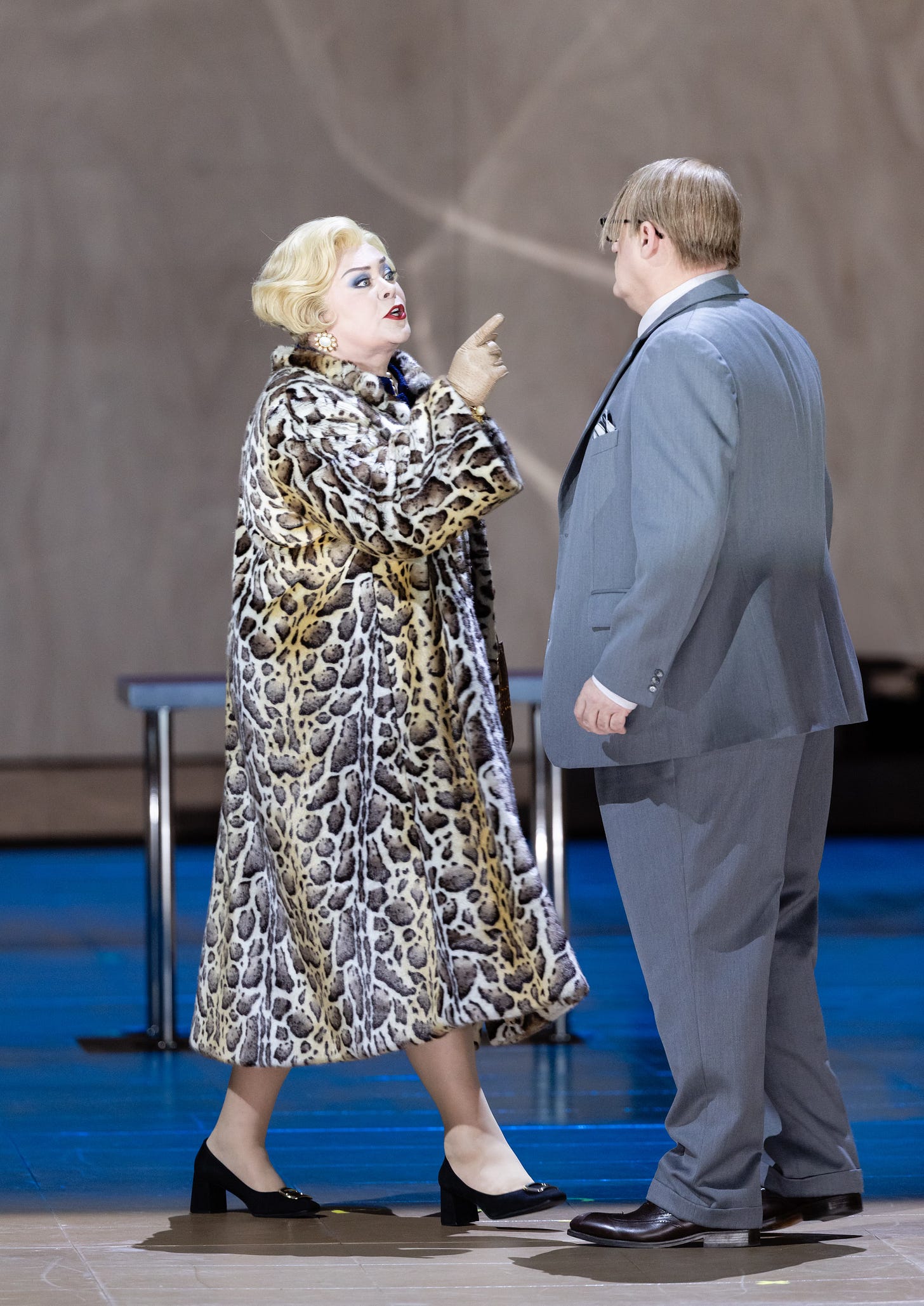 Boshqalarning xotinlari oz mushuklariga singdirilgan porno Ogirlash pornosini tomosha qiling