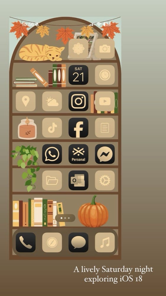 Zdjęcie zmodyfikowanego ekranu iOS 18 z ustawioną, jako tapeta, grafiką przypominającą półkę.