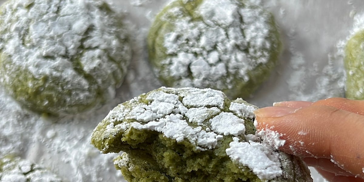 Matcha Crinkle Cookies - by Winnie