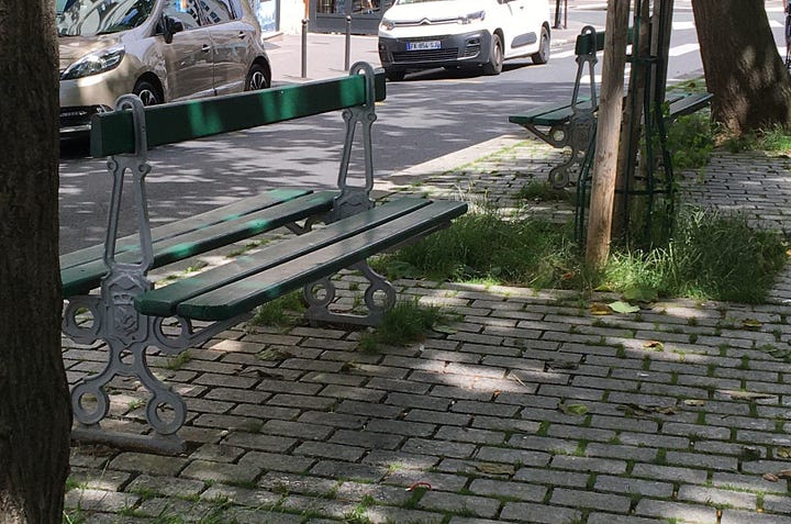 Fontaine Wallace (Ville de Paris) - Banc Davioud (Bigmammy)- Colonne Morris (@JC Decaux)