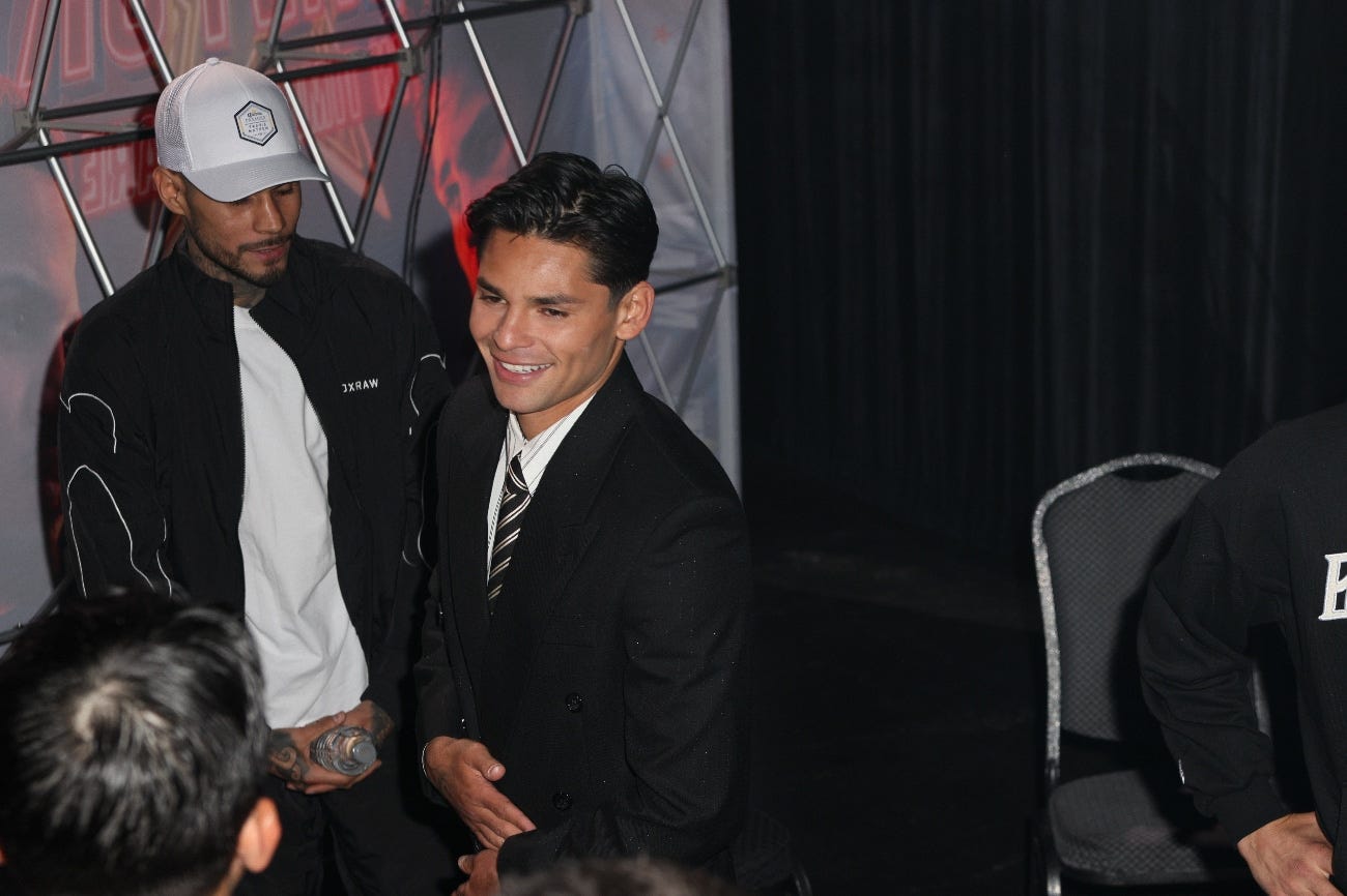Image: De La Hoya: Haney's a "Runner," Garcia Needs Romero Rematch