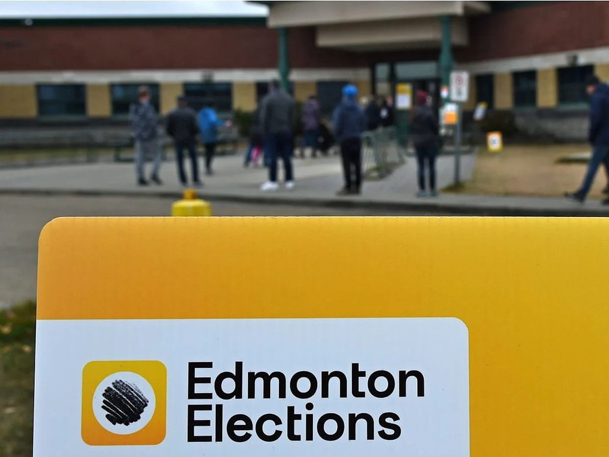 101821-88230816-voting_station59435-W