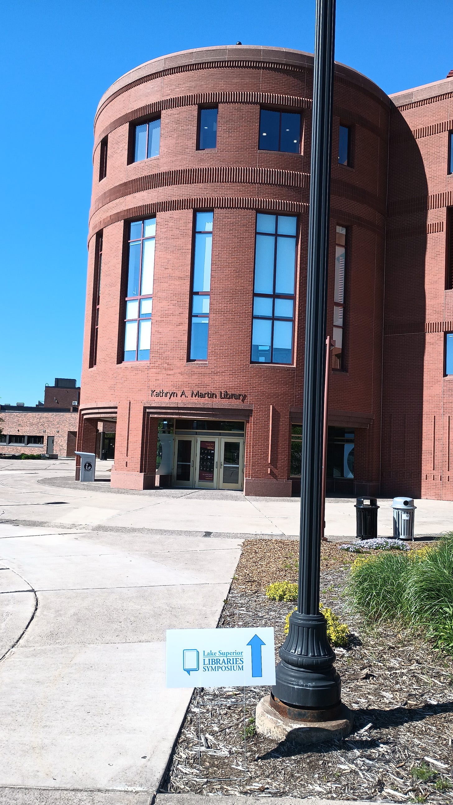 photo of the outside of the library building