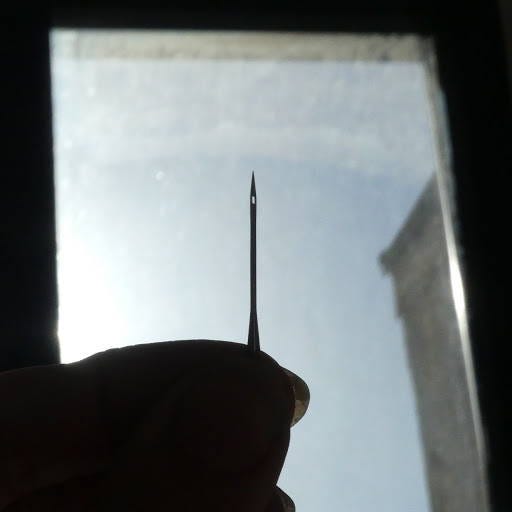 thickness of the needle shaft