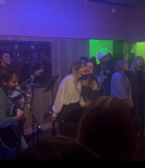 Big group singing 'I Dream A Highway' / setlist / hemlock singing 'One Little Song'