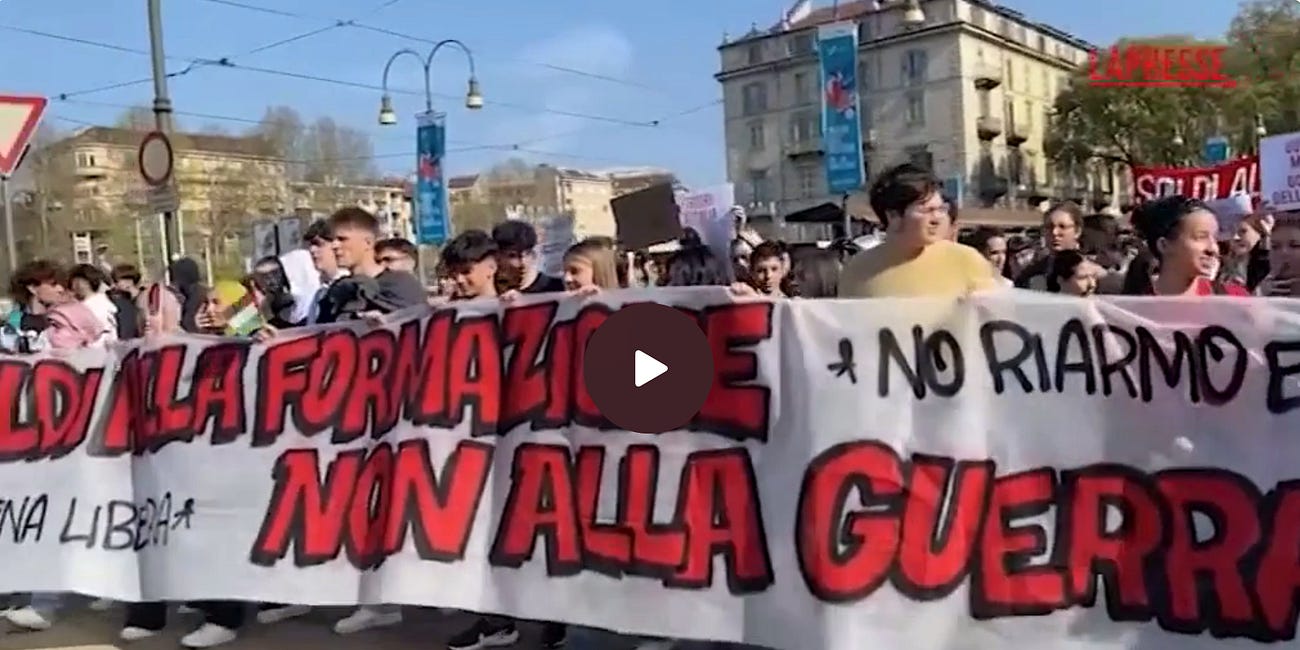 Διαδηλώσεις κατά του Επανεξοπλισμού της ΕΕ στο Τορίνο της Ιταλίας