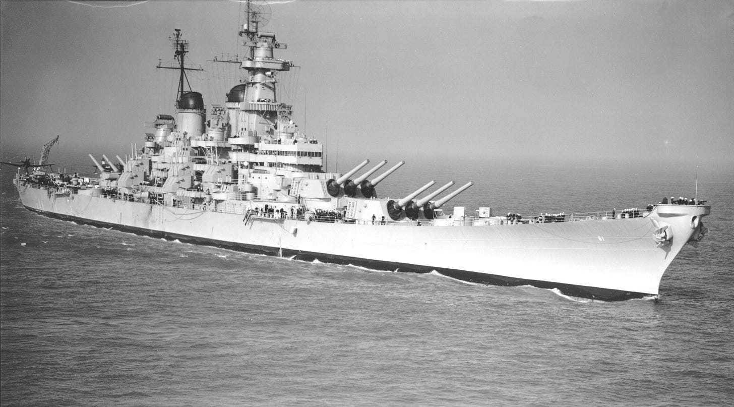 The USS Iowa, BB-61, seen off San-Francisco in 1946. [6163 x 3417] : r ...