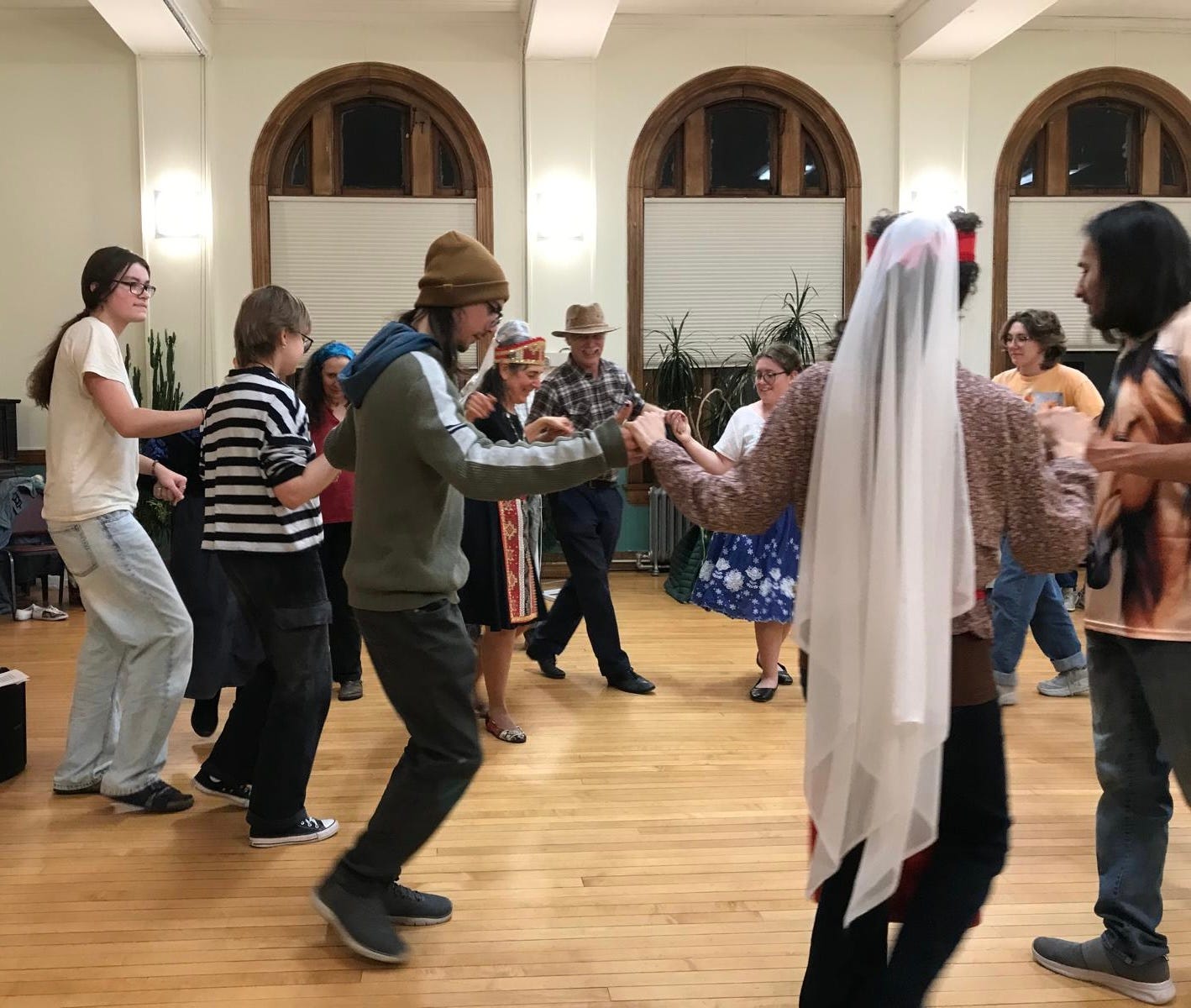 August/September 1973 /^.^^^-\u003ciV^ yK'^^^, image size:1418x1200