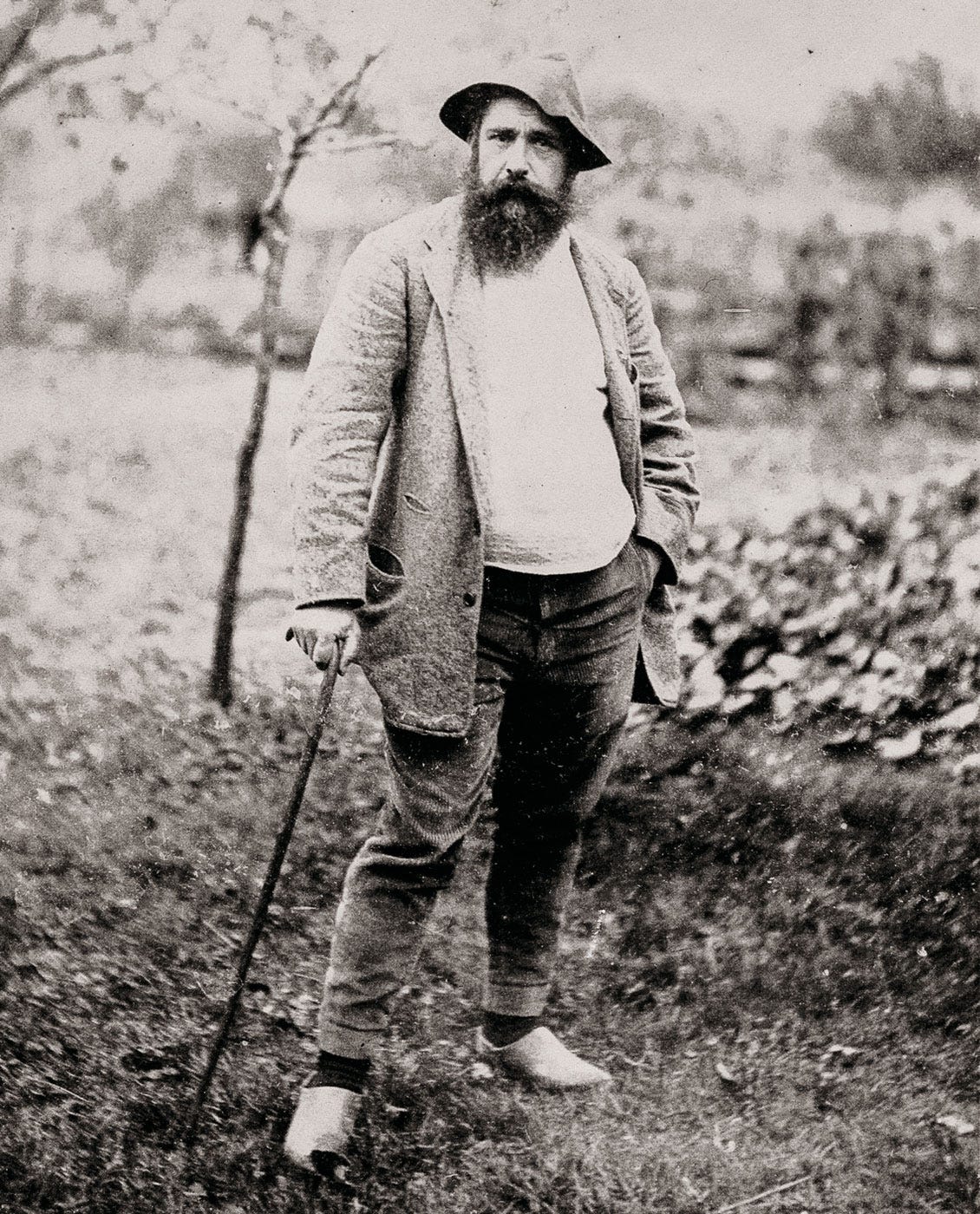  Claude Monet, photographed by Theodore Robinson circa 1890