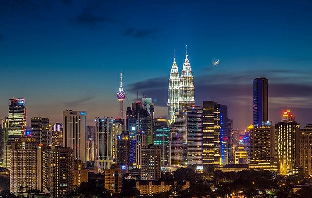 ไฟล์:Moonrise over kuala lumpur.jpg - วิกิพีเดีย ไฟล์:Moonrise over kuala lumpur.jpg - วิกิพีเดีย