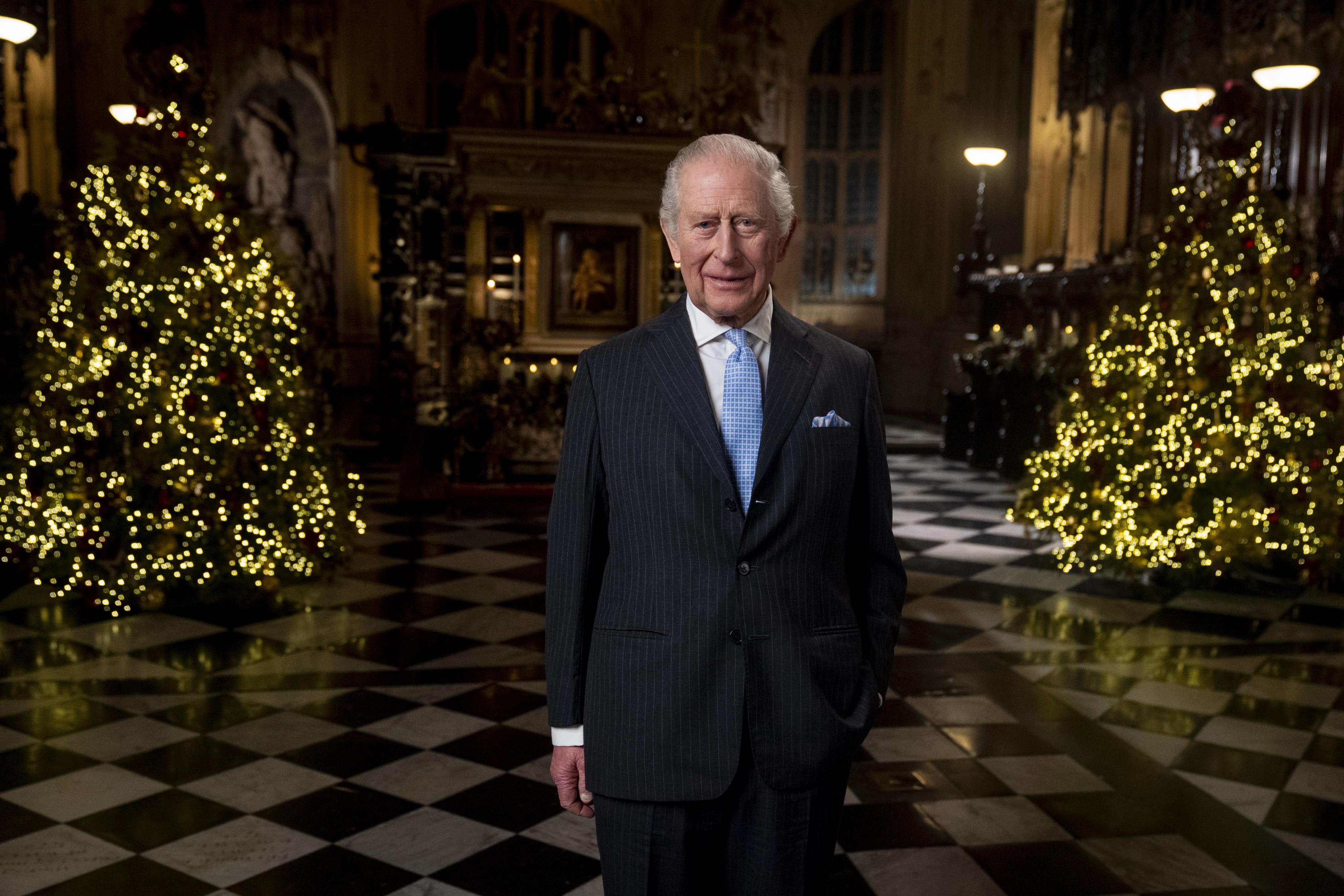 6 subtle messages of the royal Christmas