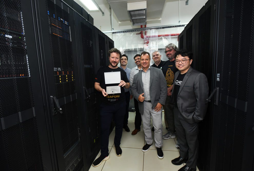 Cluster foi apresentado aos patrocinadores; 400 pessoas pesquisando IA na Universidade