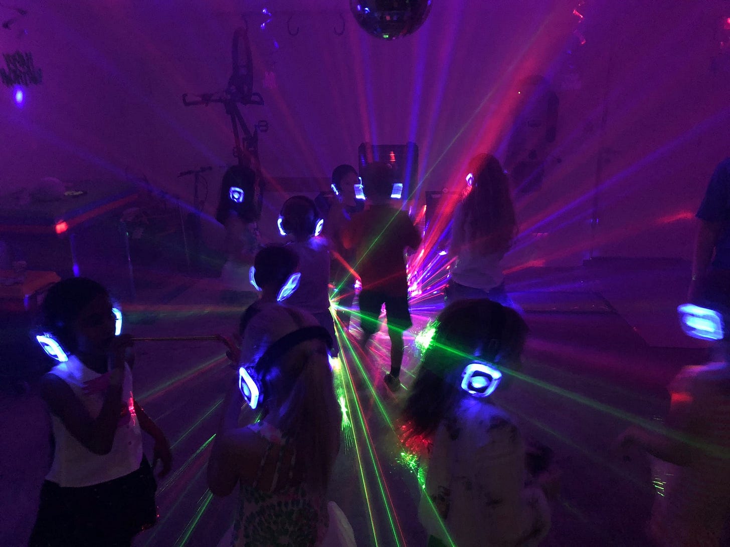 Silent Disco Kids Parties – Children's Disco Party, Kids DJ Party Ideas |