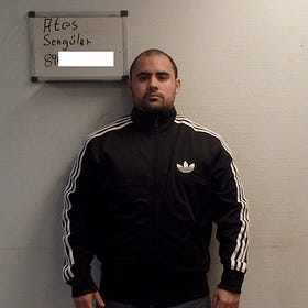 Knöts till AFA:s hemliga pistolgömma – nu anställd på skola