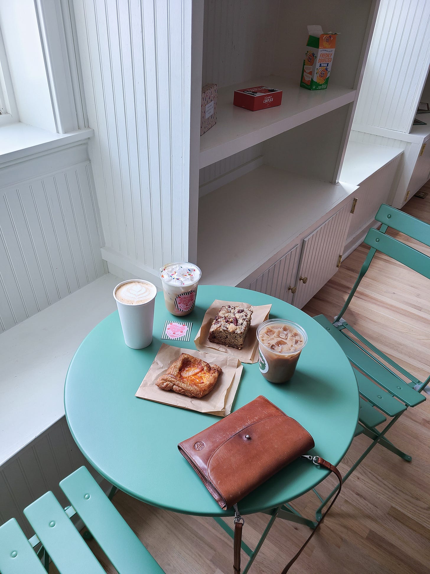 Sorella Coffee tablescape