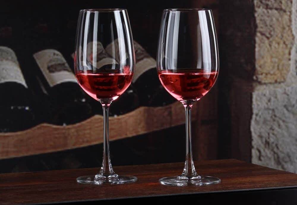 18 Types of Wine Glasses (Red, Wine &amp; Dessert with Charts) - Home  Stratosphere