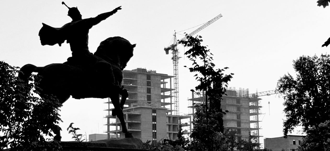 A statue of a person on a horse

AI-generated content may be incorrect.