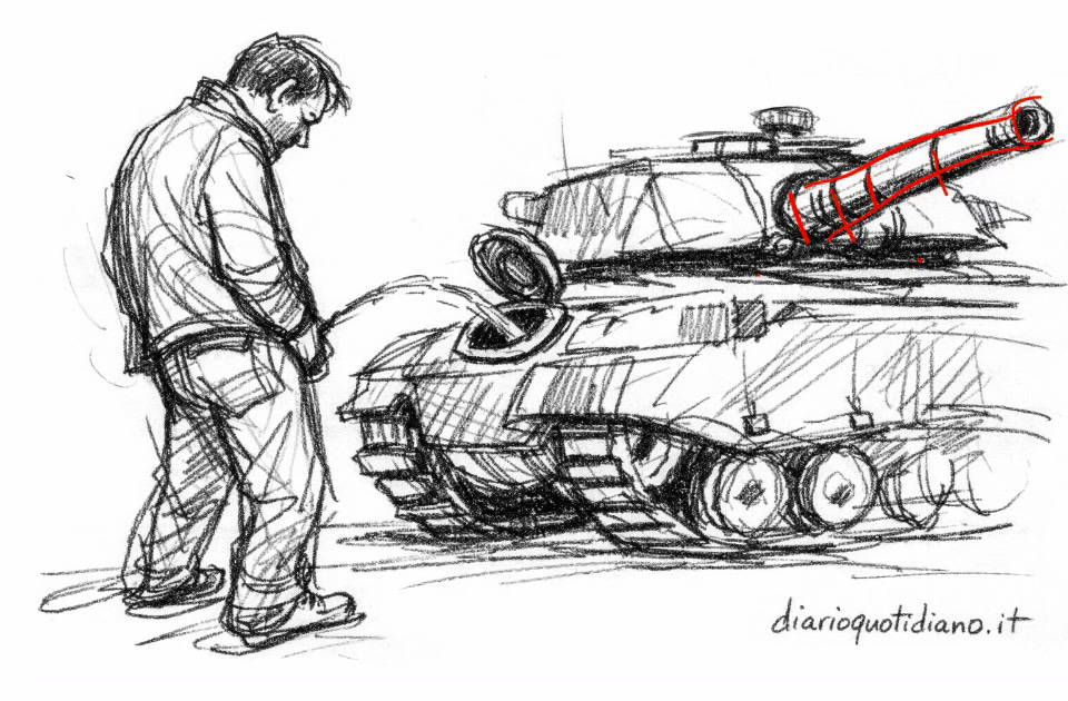  Disegno a matita in stile satirico: figura maschile di profilo davanti a un carro armato con bocchettone del serbatoio aperto. La canna del cannone è evidenziata in rosso.