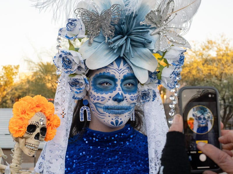 20251109-AllSoul'sProcession-76-Edit.jpg 20251109-AllSoul'sProcession-76-Edit.jpg